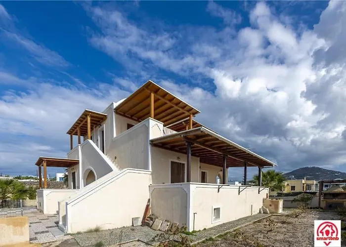 Modern Naya Escape In Santorini With Captivating Sea Views