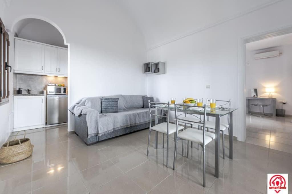 Modern Naya Escape In Santorini With Captivating Sea Views Megalokori